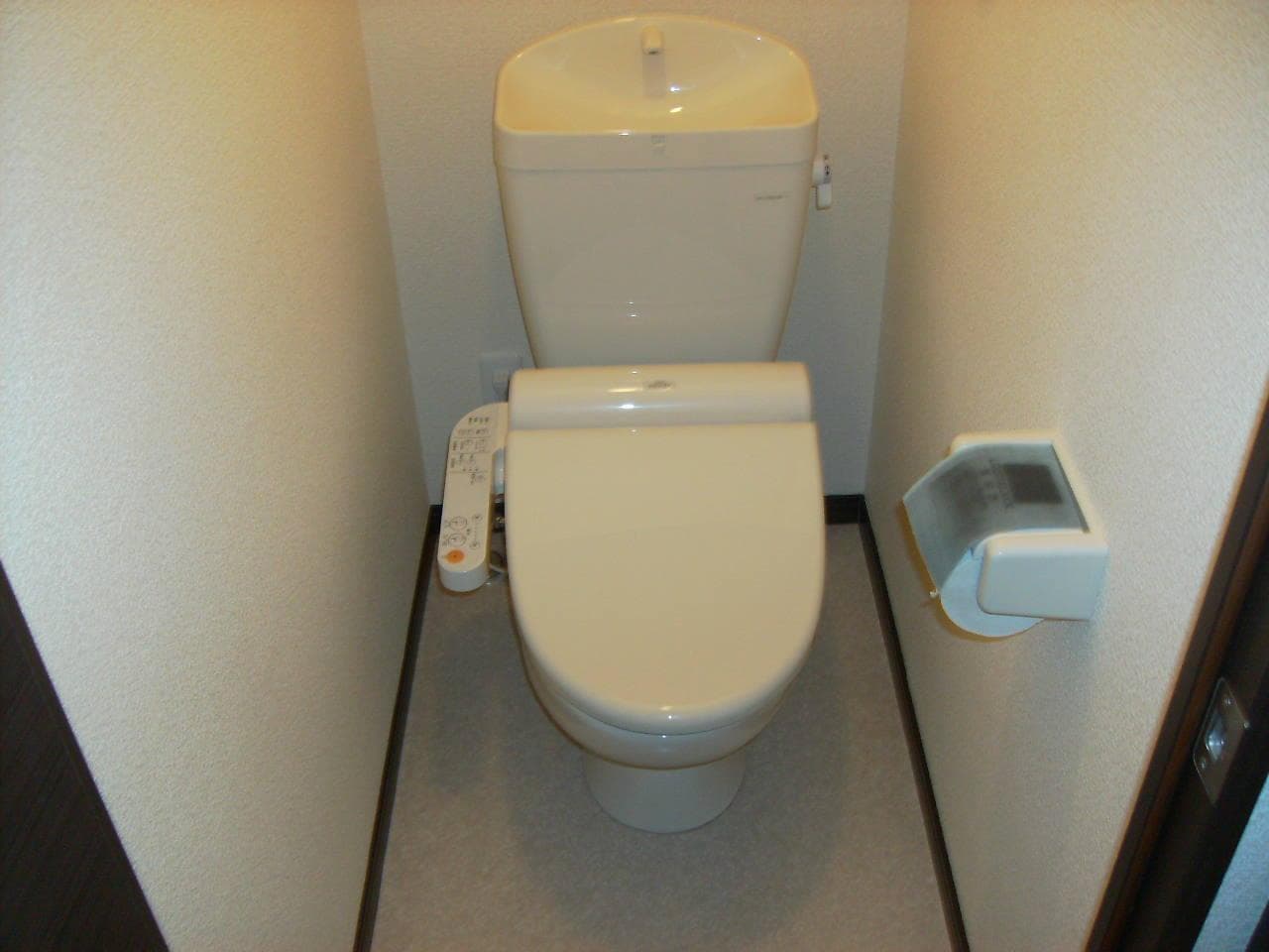 Room image 8