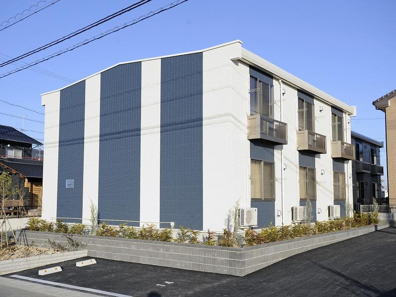 Main exterior of LEONEXT Fuji III