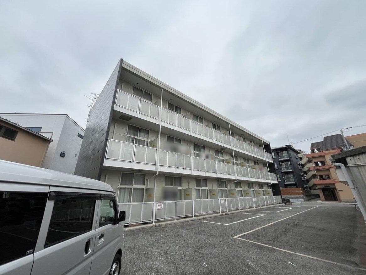 Main exterior of leopalace Toyosato