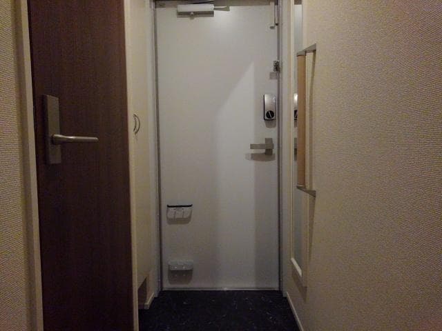 Room image 12