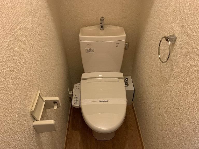 Room image 11