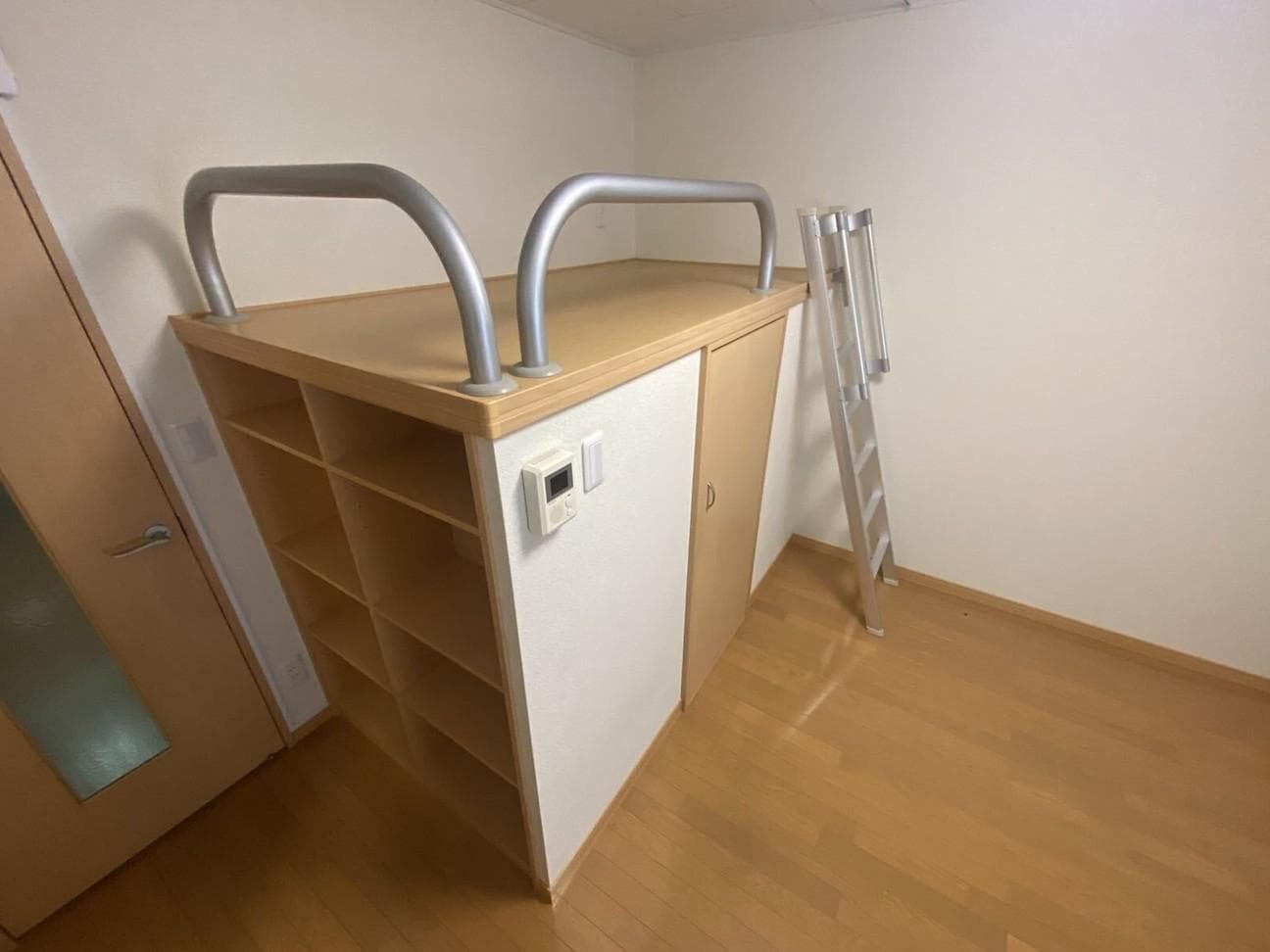 Room image 10