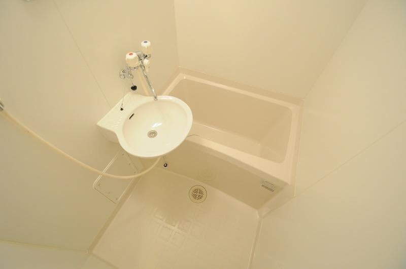 Room image 8
