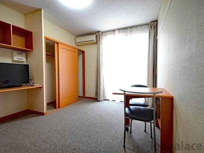 Room image 11