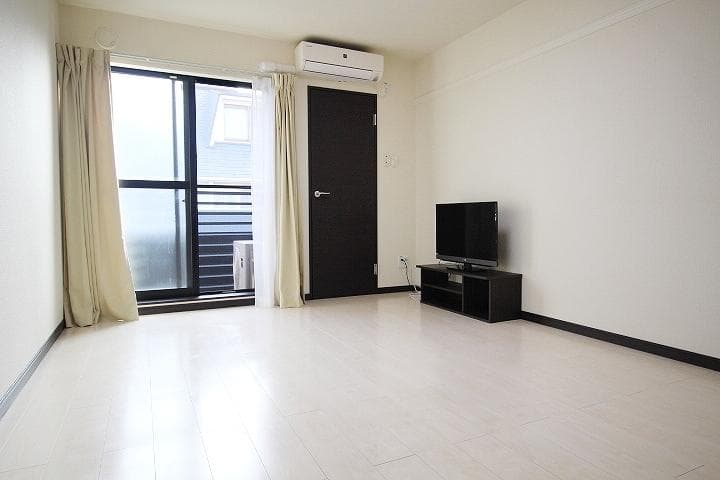 Preview interior of LEONEXT K