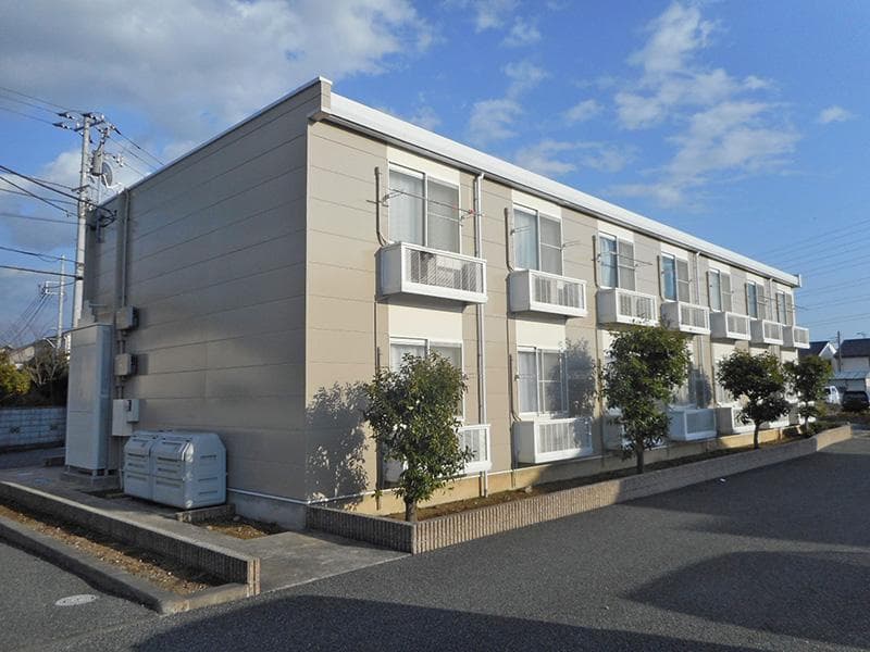 Main exterior of leopalace Nagasawa