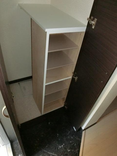 Preview interior of LEONEXT Tsutsui