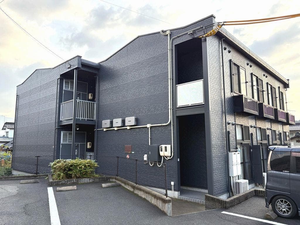 Main exterior of leopalace Premier Yagi