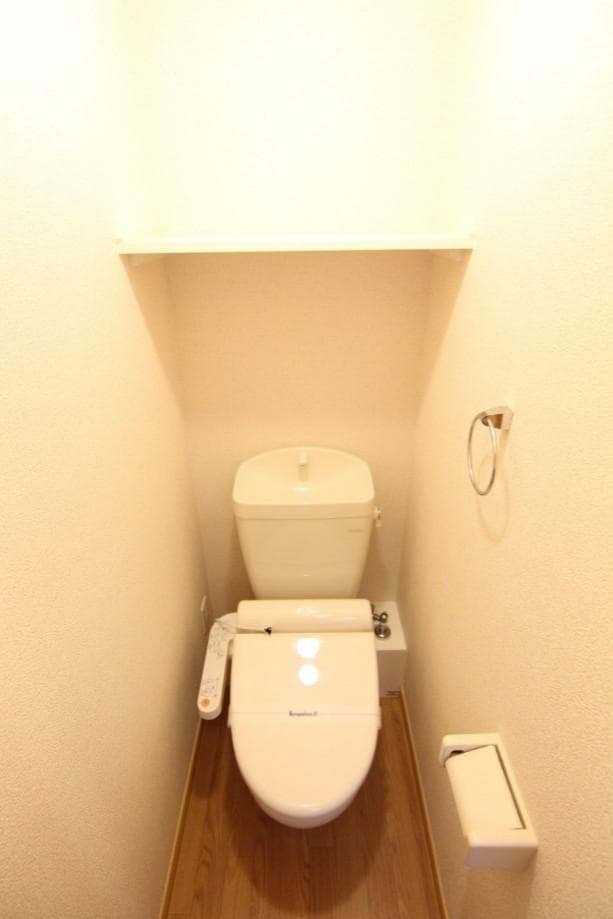 Room image 8