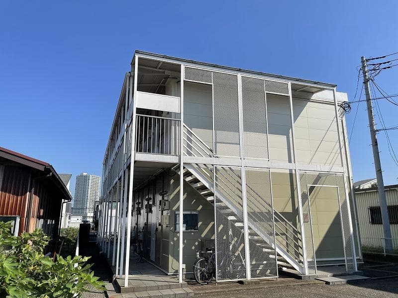 Main exterior of leopalace Branche Ebina II