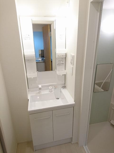 Room image 16