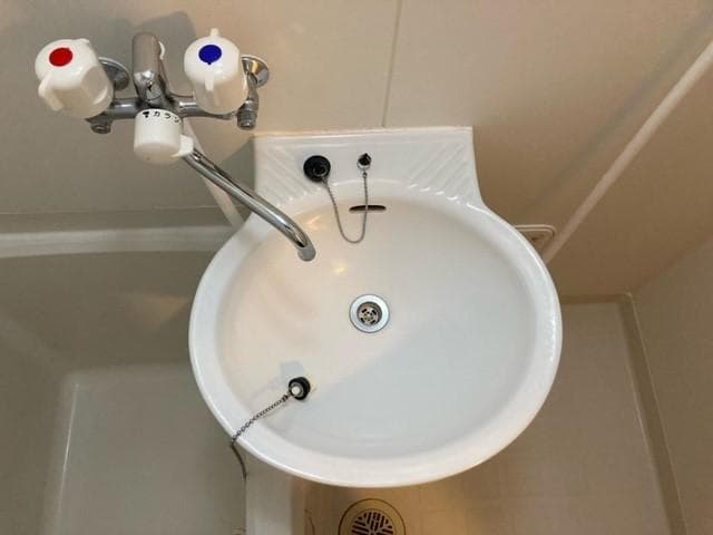Room image 9