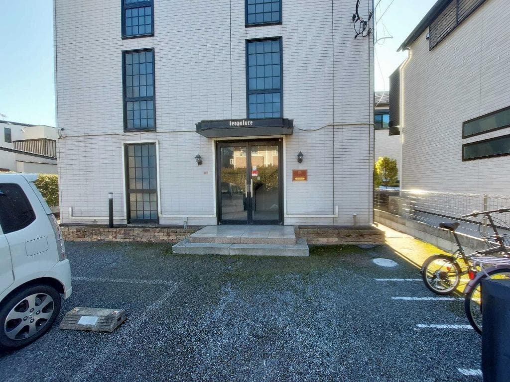 Room image 11