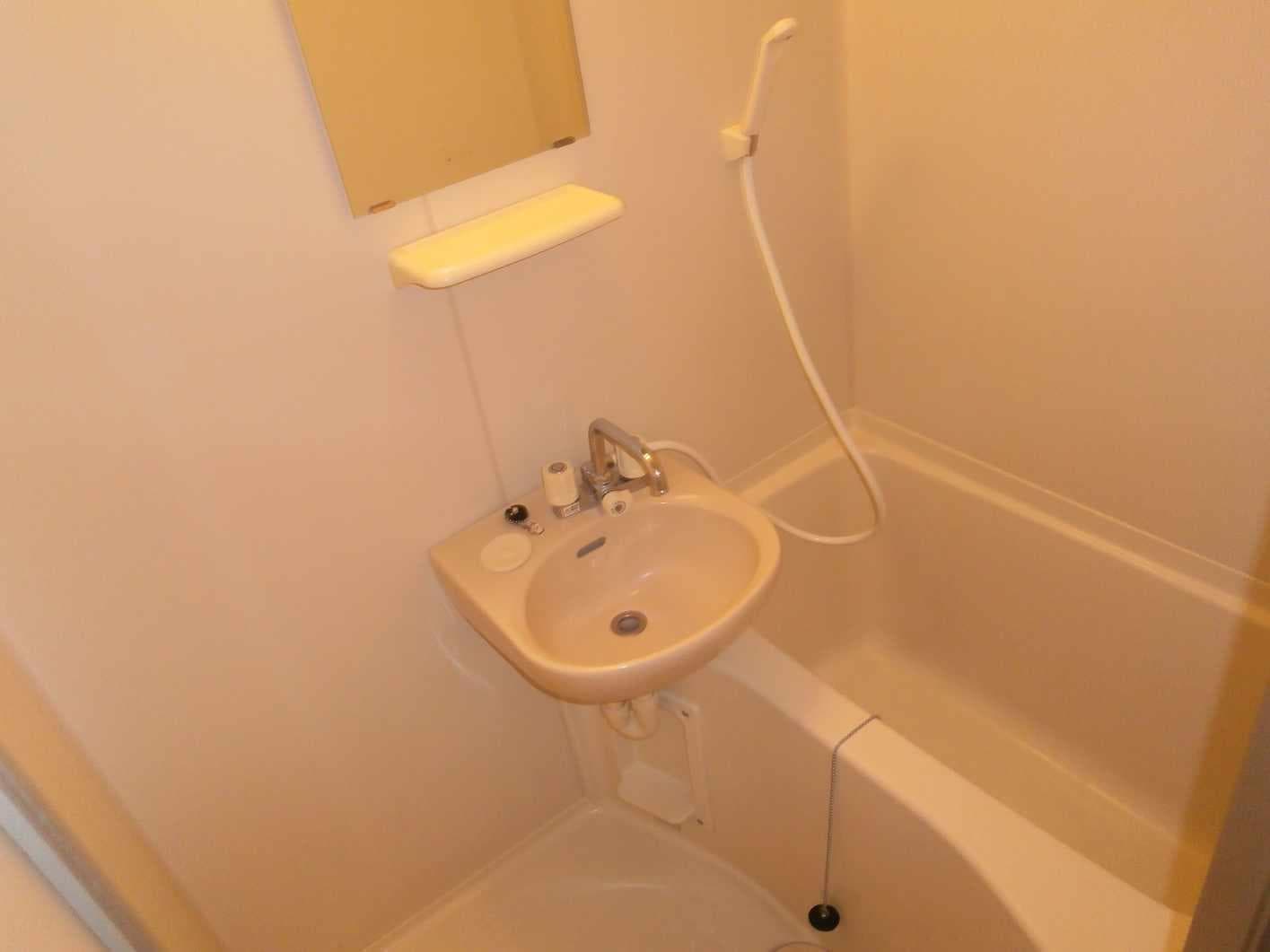 Room image 8