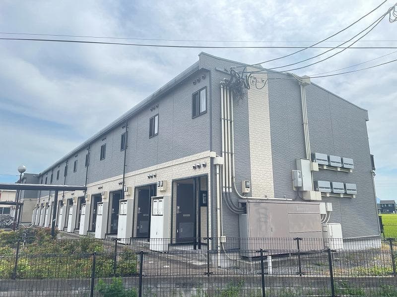 Main exterior of leopalace Okidai