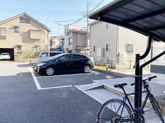 Room image 11