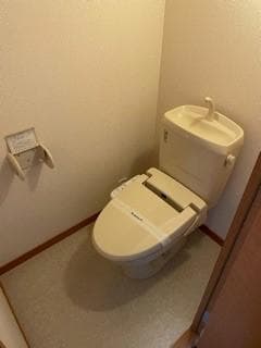 Room image 13