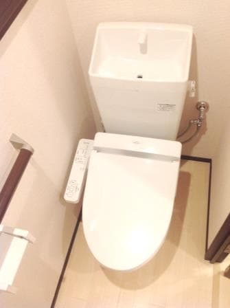 Room image 16