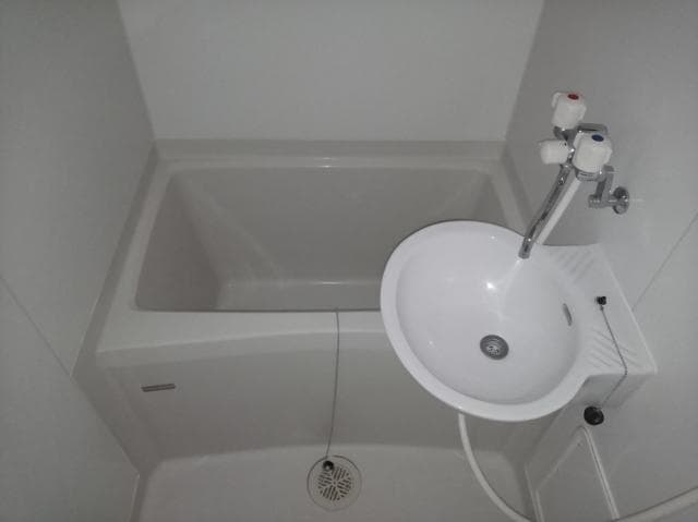 Room image 8