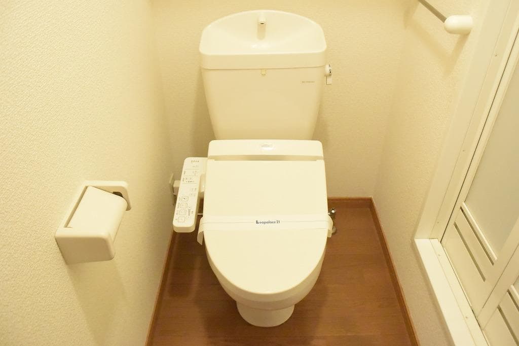 Room image 8