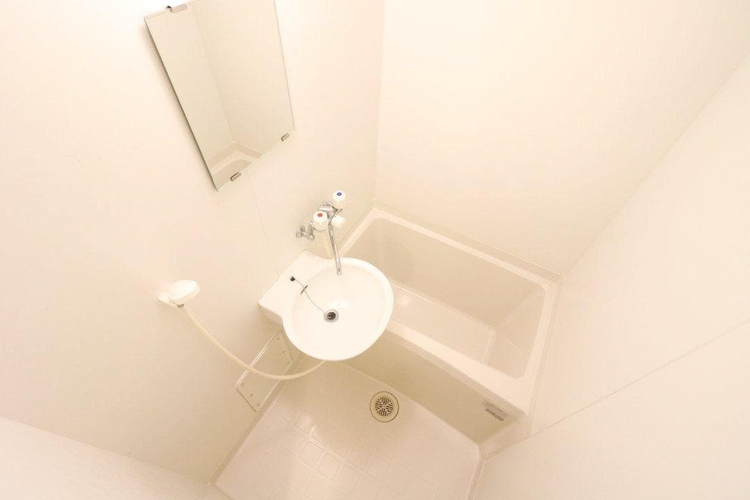 Room image 12
