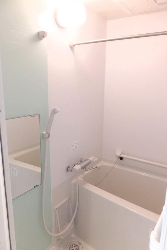 Room image 8