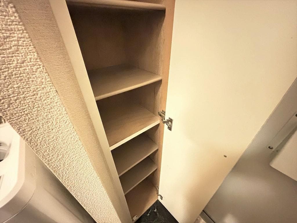 Room image 16