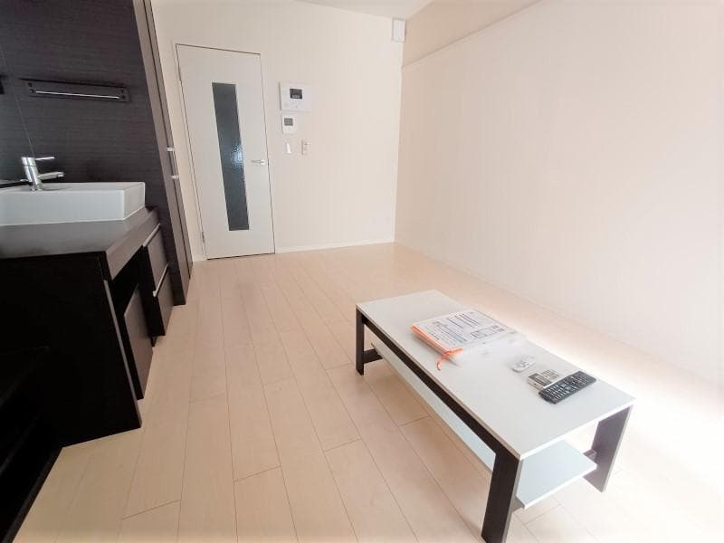 Room image 8