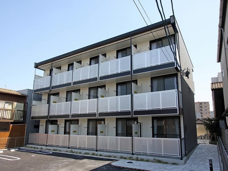 Main exterior of leopalace Concerto 2008