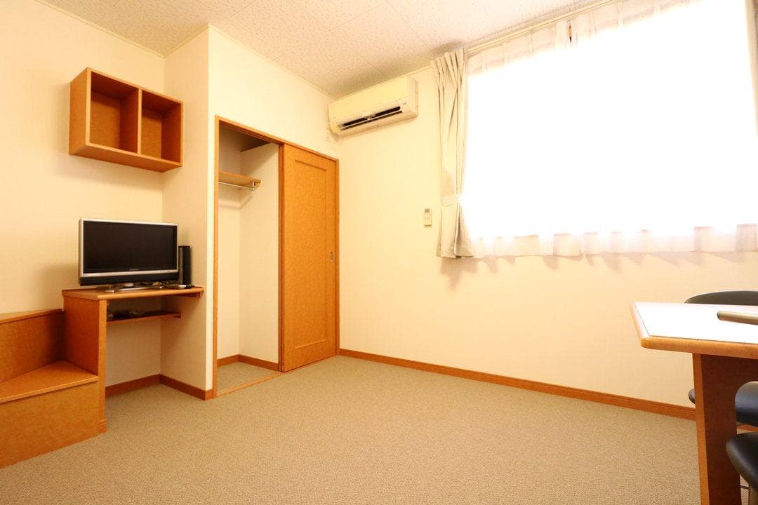 Room image 10