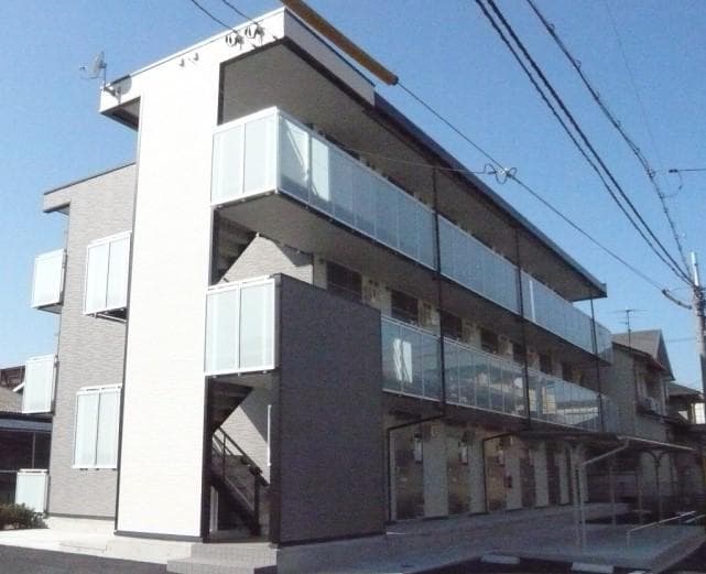 Main exterior of leopalace Comodita