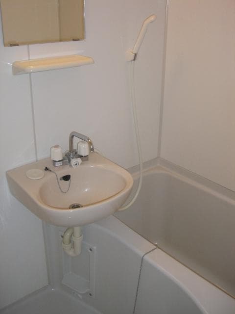 Room image 9