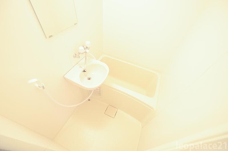 Room image 12