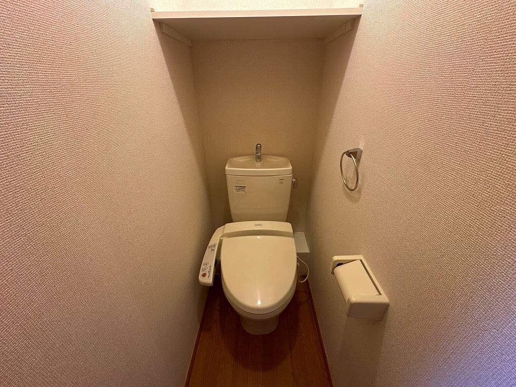 Room image 8