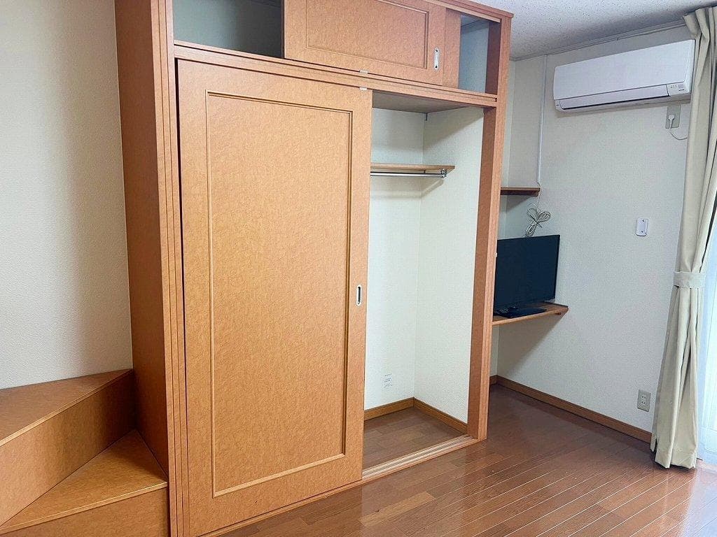 Room image 9