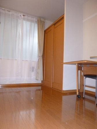 Room image 9