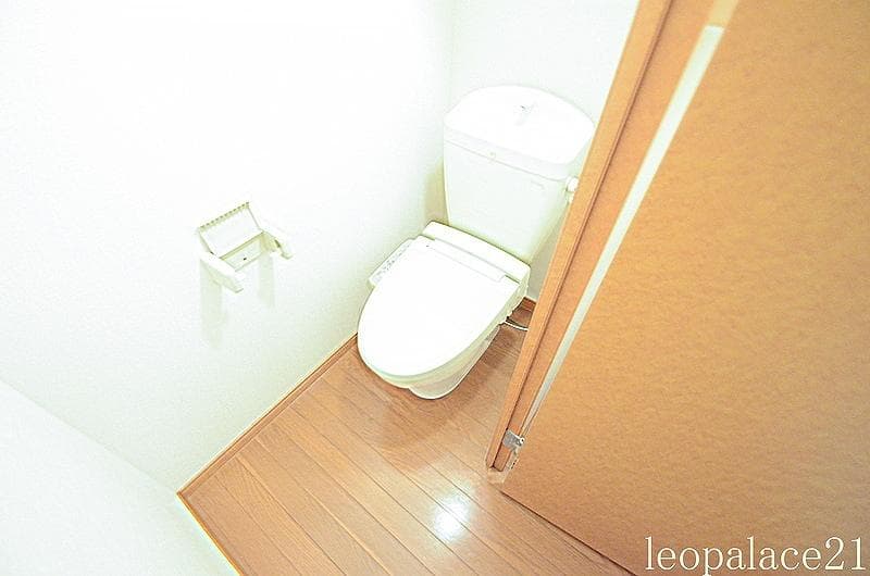 Room image 13