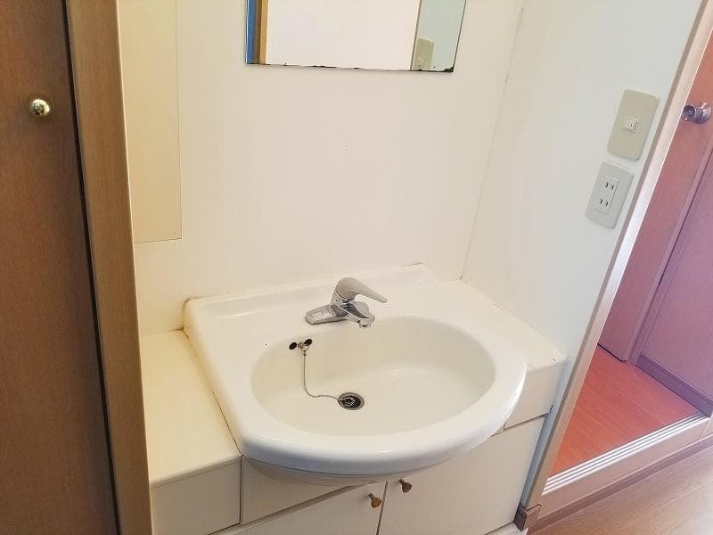Room image 8