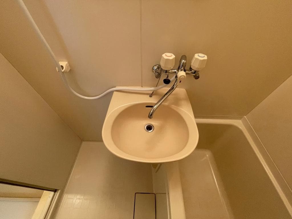 Room image 12