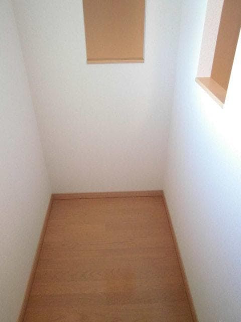 Room image 13
