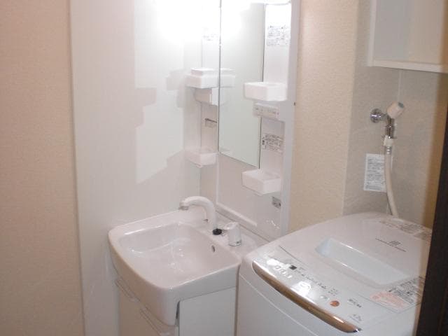 Room image 10