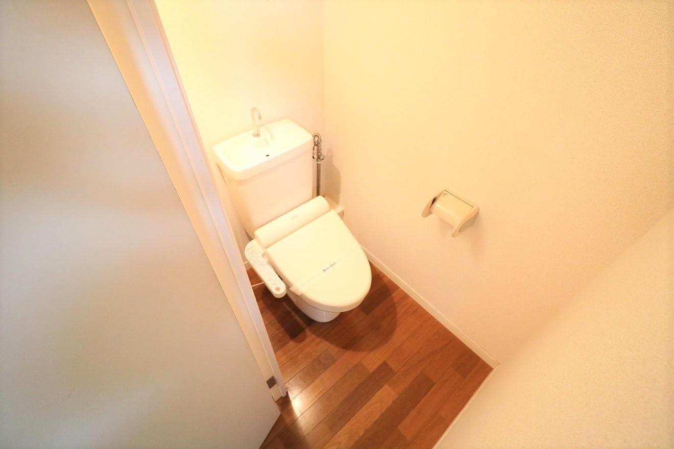 Room image 10