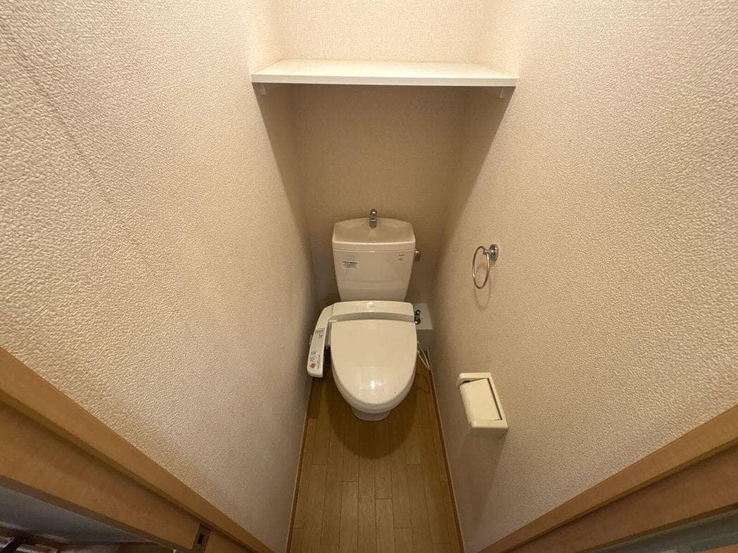 Room image 9