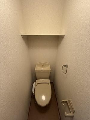 Room image 12
