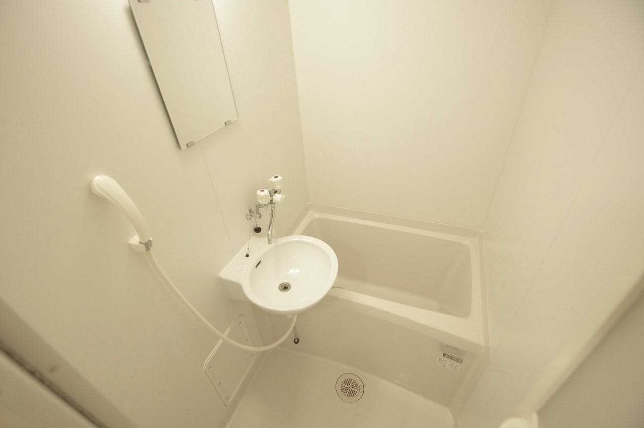Room image 15