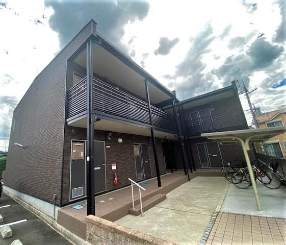 Main exterior of LEONEXT Miyanomae