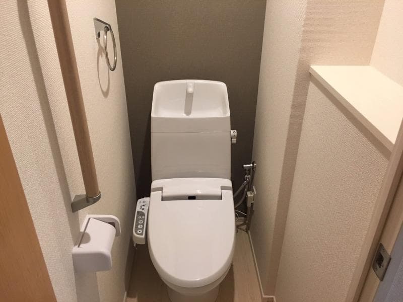 Room image 8