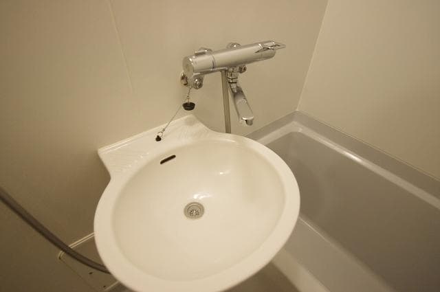 Room image 8