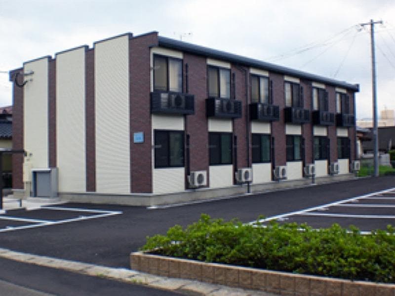 Main exterior of LEONEXT Manazuru