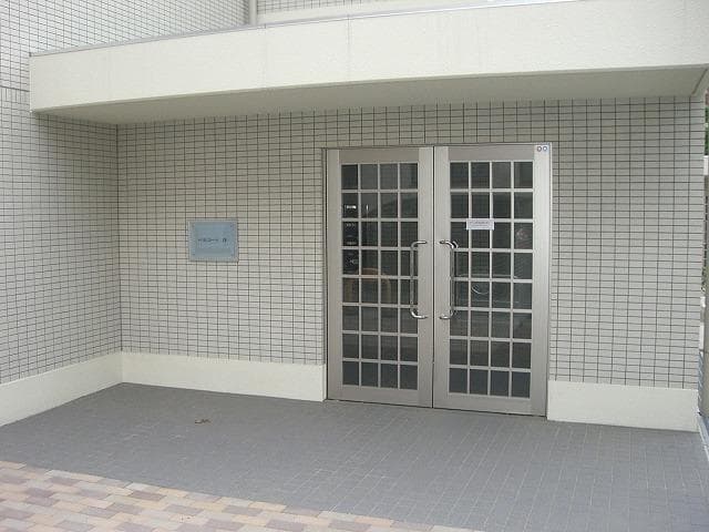 Room image 16